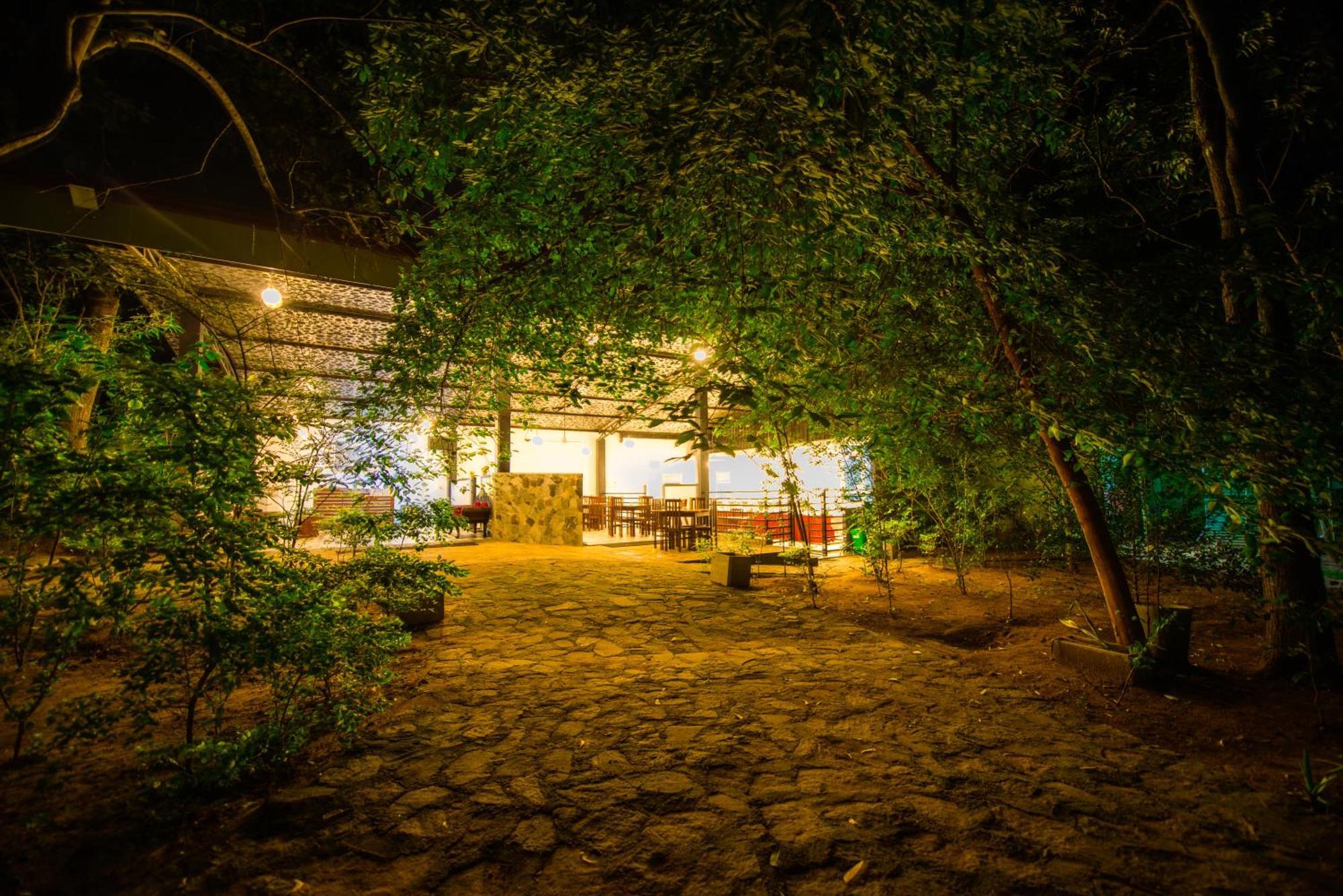 C B S Resort Удавалаве Екстер'єр фото