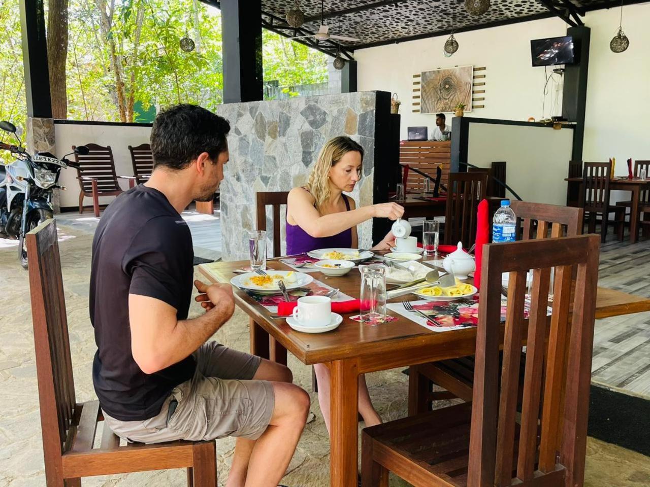 C B S Resort Удавалаве Екстер'єр фото