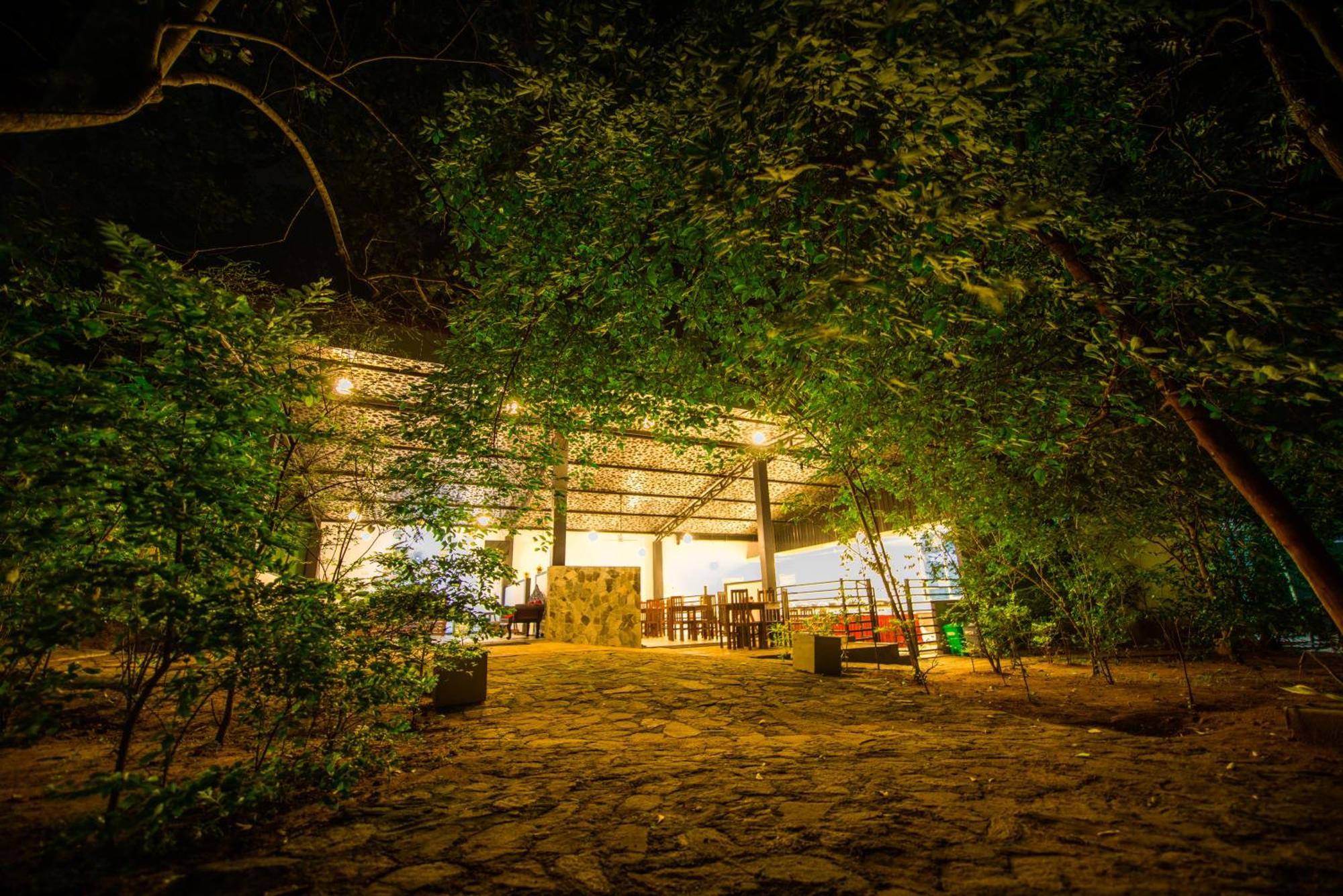 C B S Resort Удавалаве Екстер'єр фото